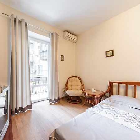 1-Room Apartments Kiev City Center Esterno foto